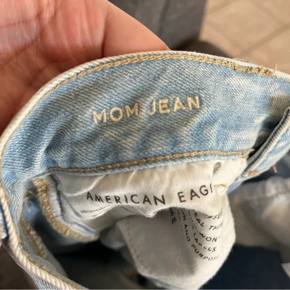 SOLD🧾🍒 SIZE 4 AMERICAN EAGLE MOM JEANS - Picture 10 of 15